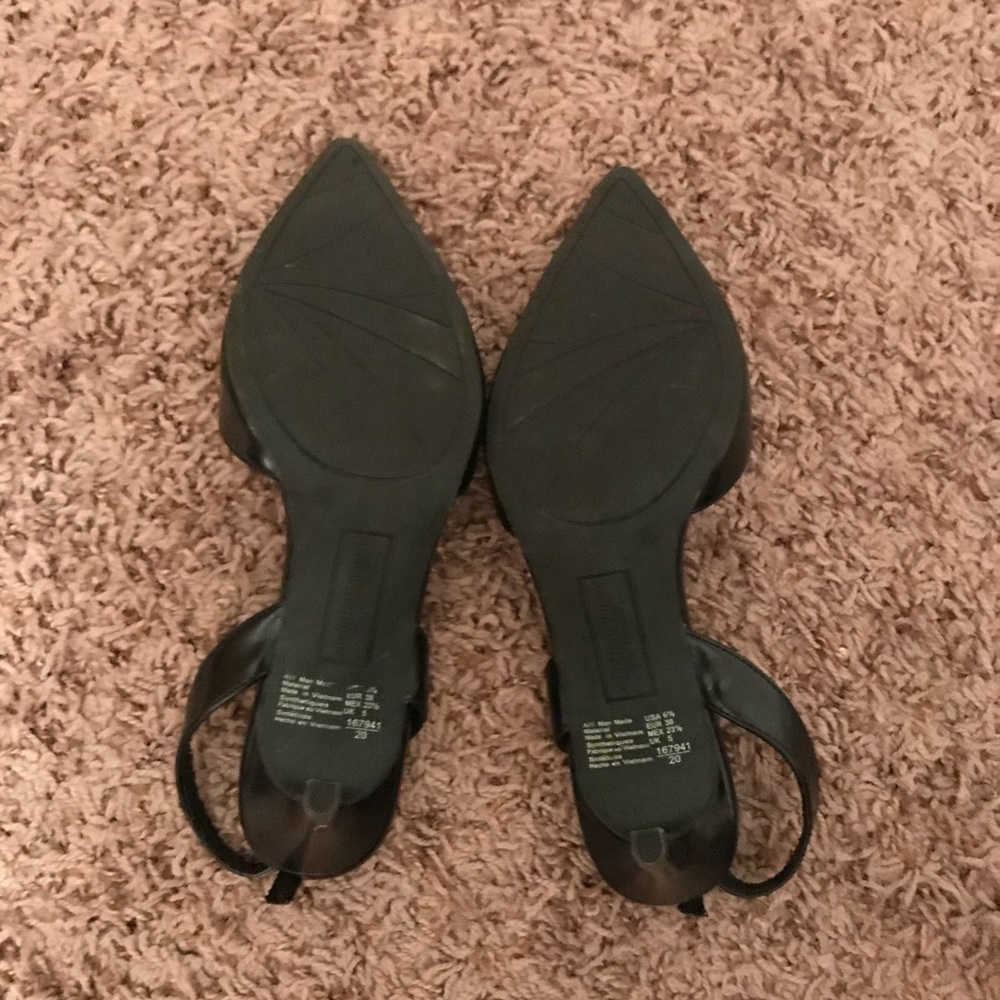 Sling back. - Picture 2 of 3